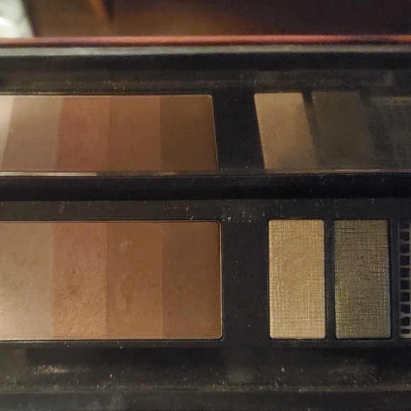 Mascara, highlighter and eyeshadow bundle - Picture 10 of 15